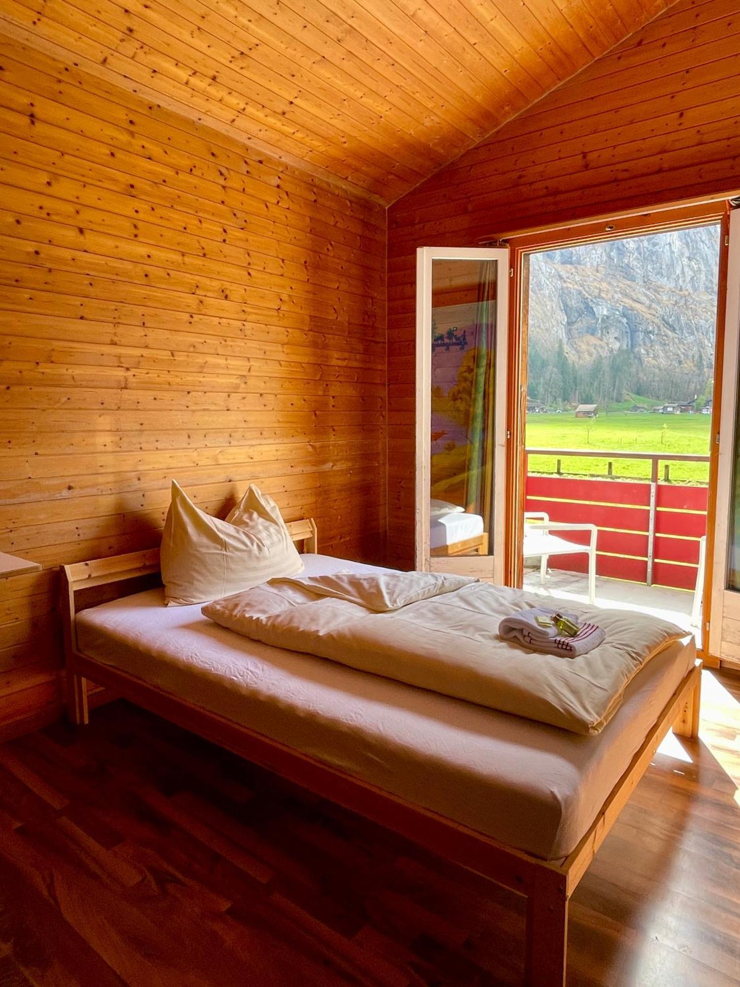 Alpine Base Hostel Lauterbrunnen Exterior foto